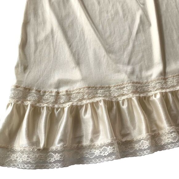 Vintage Ruffle Hem Slip Skirt - Picture 4 of 6